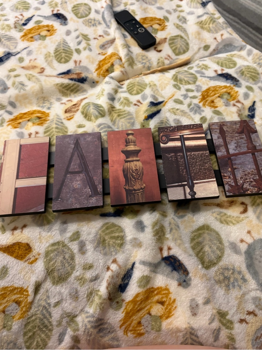 Decorative 'Faith' Block Word Accent - Neutral Brown Tones